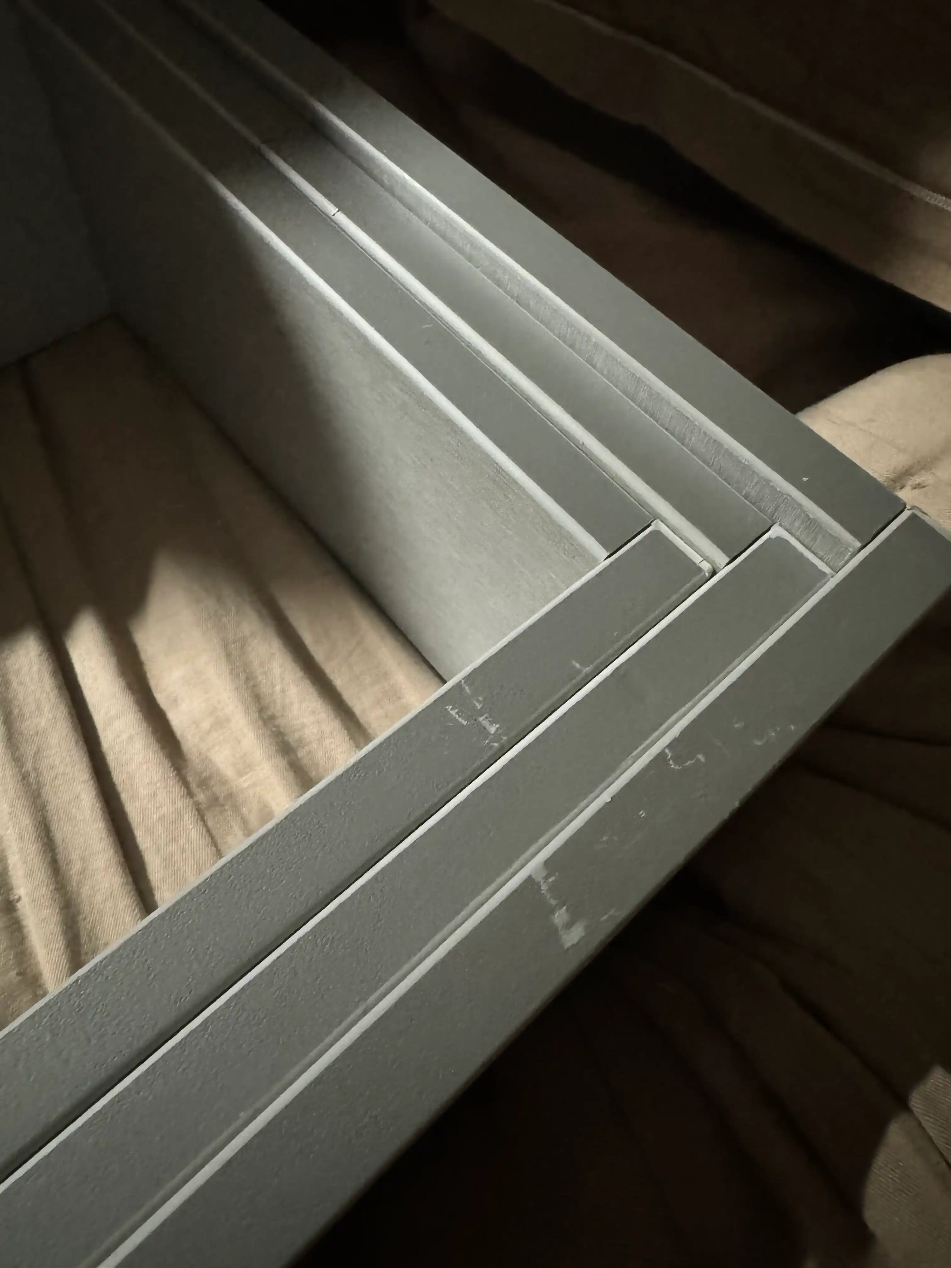 Yog‘och devor tokchalari to‘plami — 3 dona, kvadrat shakl
