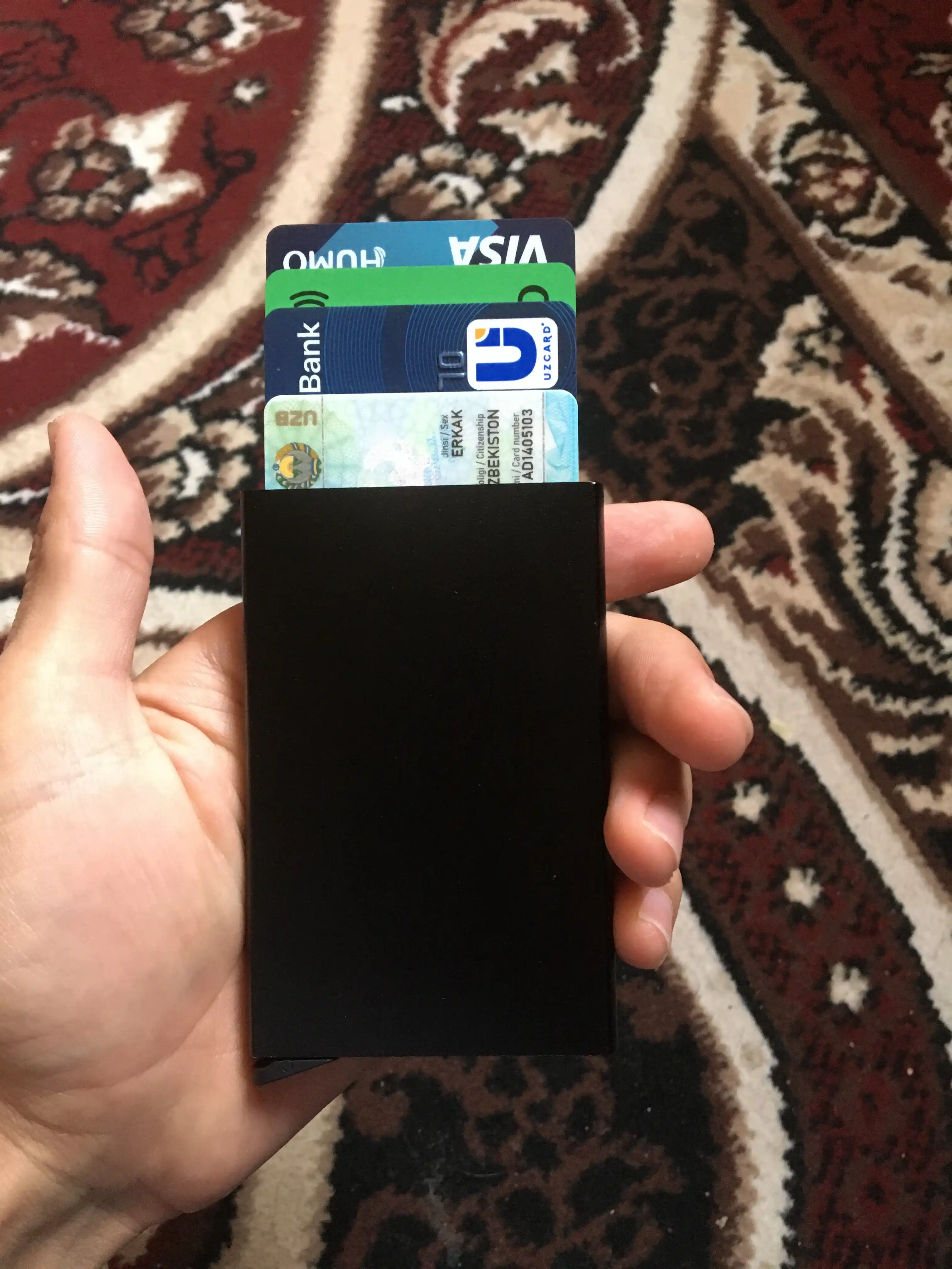 Kartxolder, bank va diskont kartalari uchun gilof