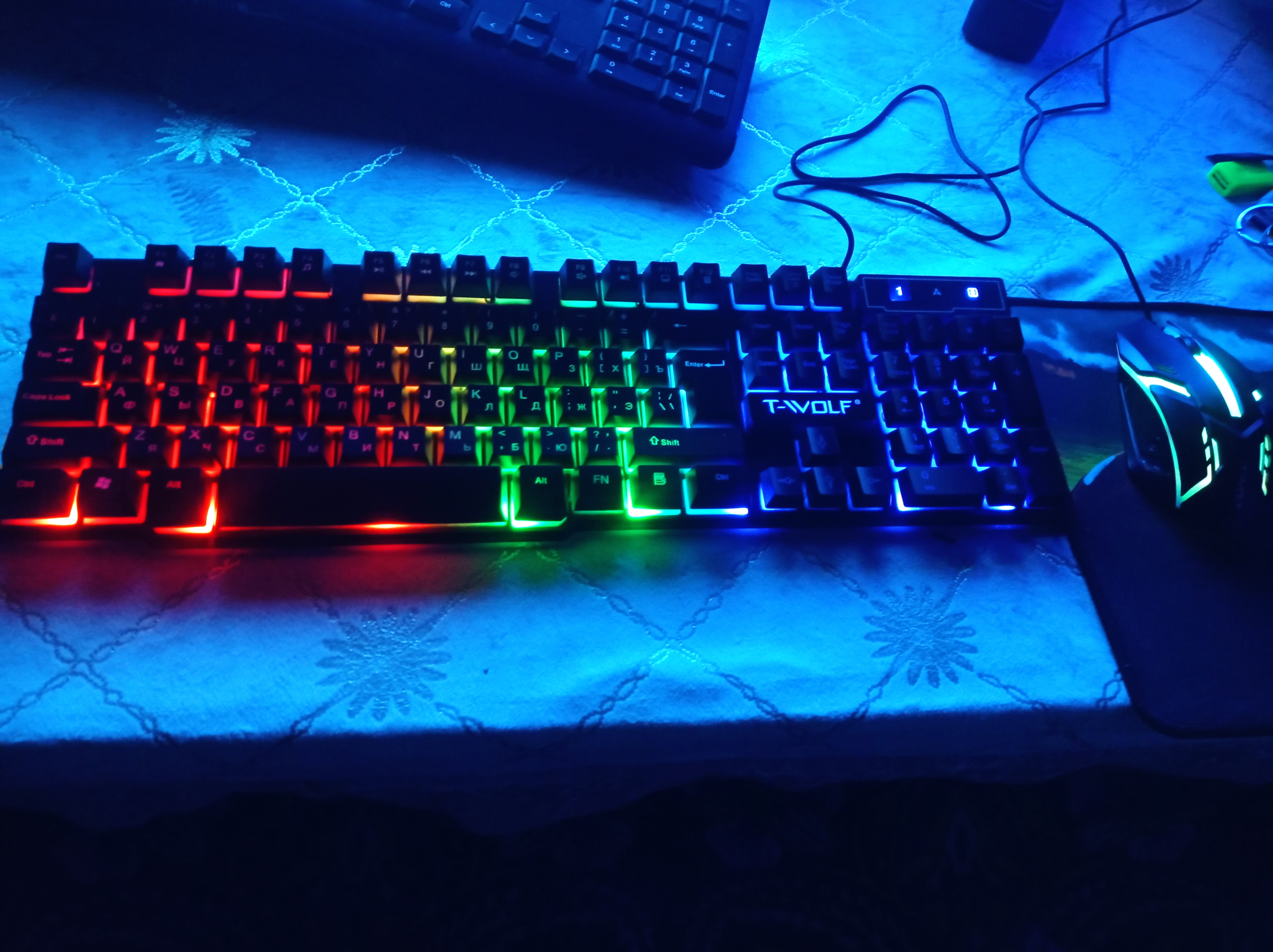 Игровая Клавиатура и мышка T-wolf TF200 c RGB подсветкой