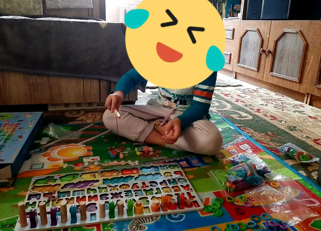 Yog'ochdan yasalgan o'quv doskasi, Montessori, saralovchi, rus alifbosi, raqamlar, ranglar