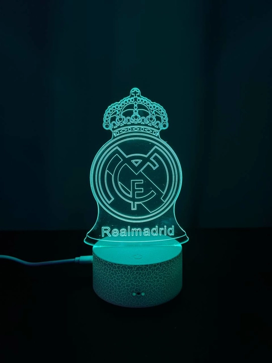 Real Madrid, Barcelona futbol klublari, avtomobillar logotiplari tushirilgan LED 3D chiroq