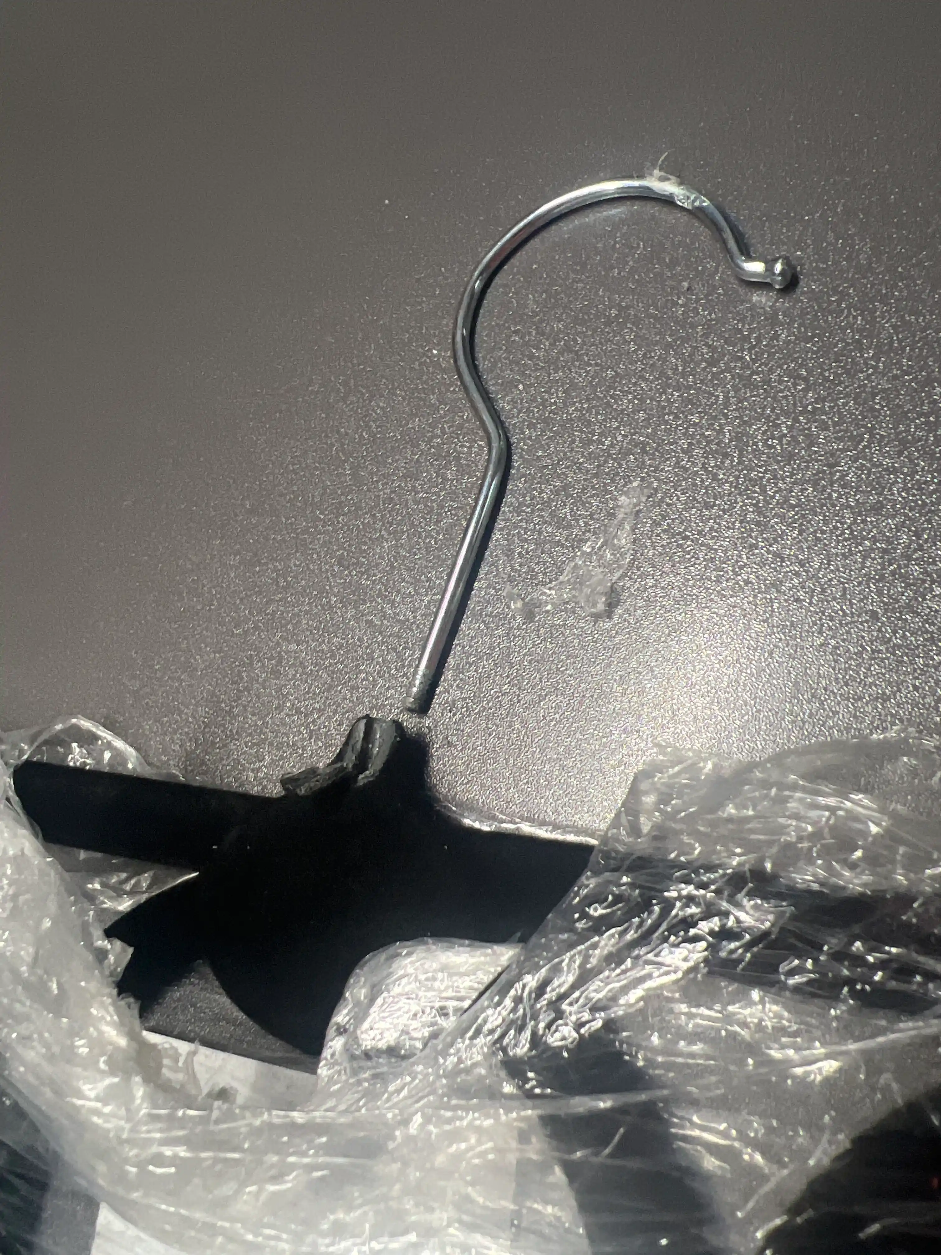 Ustki kiyim va shimlar uchun plastmassa, metall, turli rangdagi ilgichlar 1, 5, 10 dona