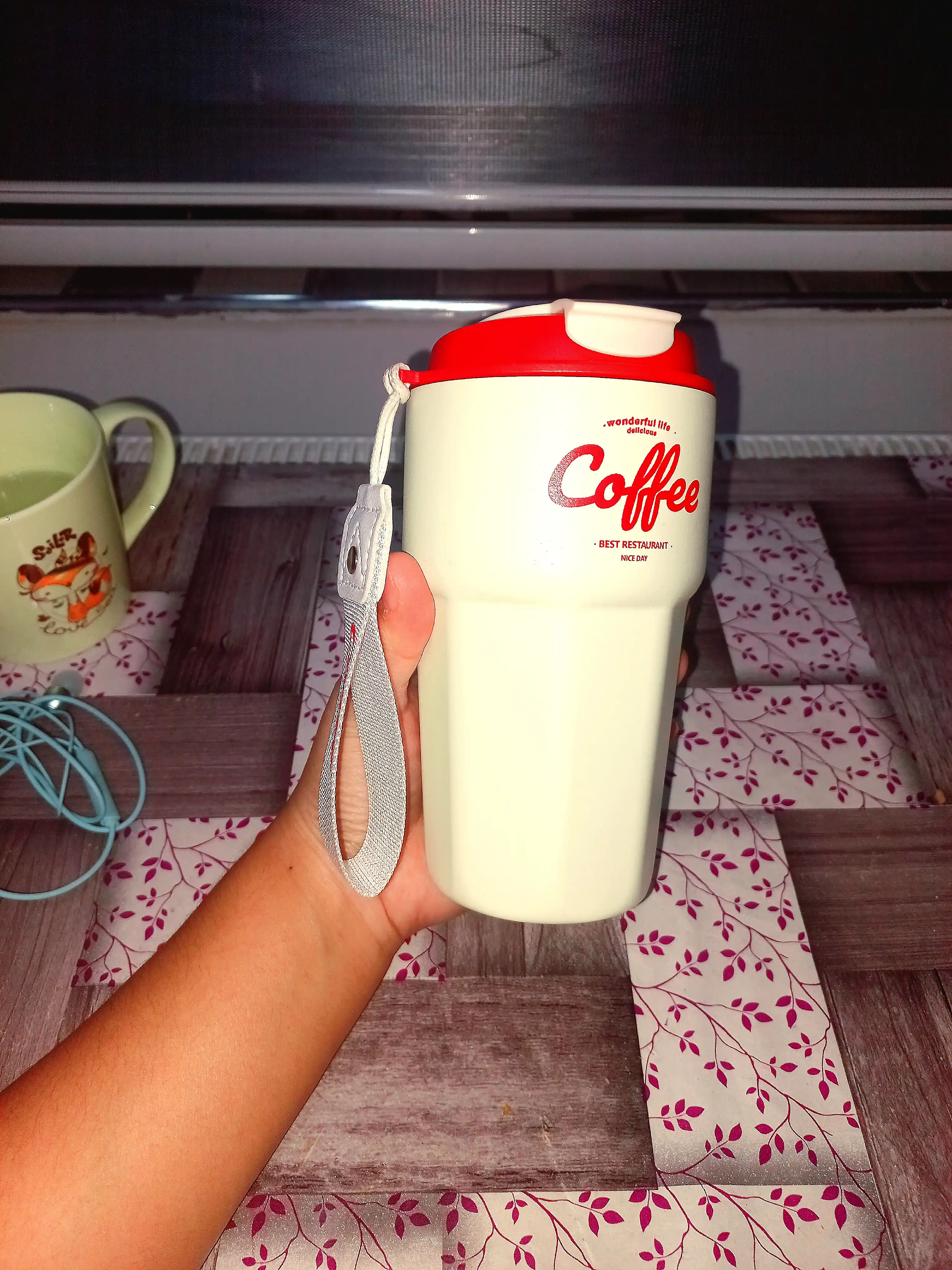 Termo krujka "Coffee" sovuq va issiq ichimliklar uchun, mashinada yoki ishda