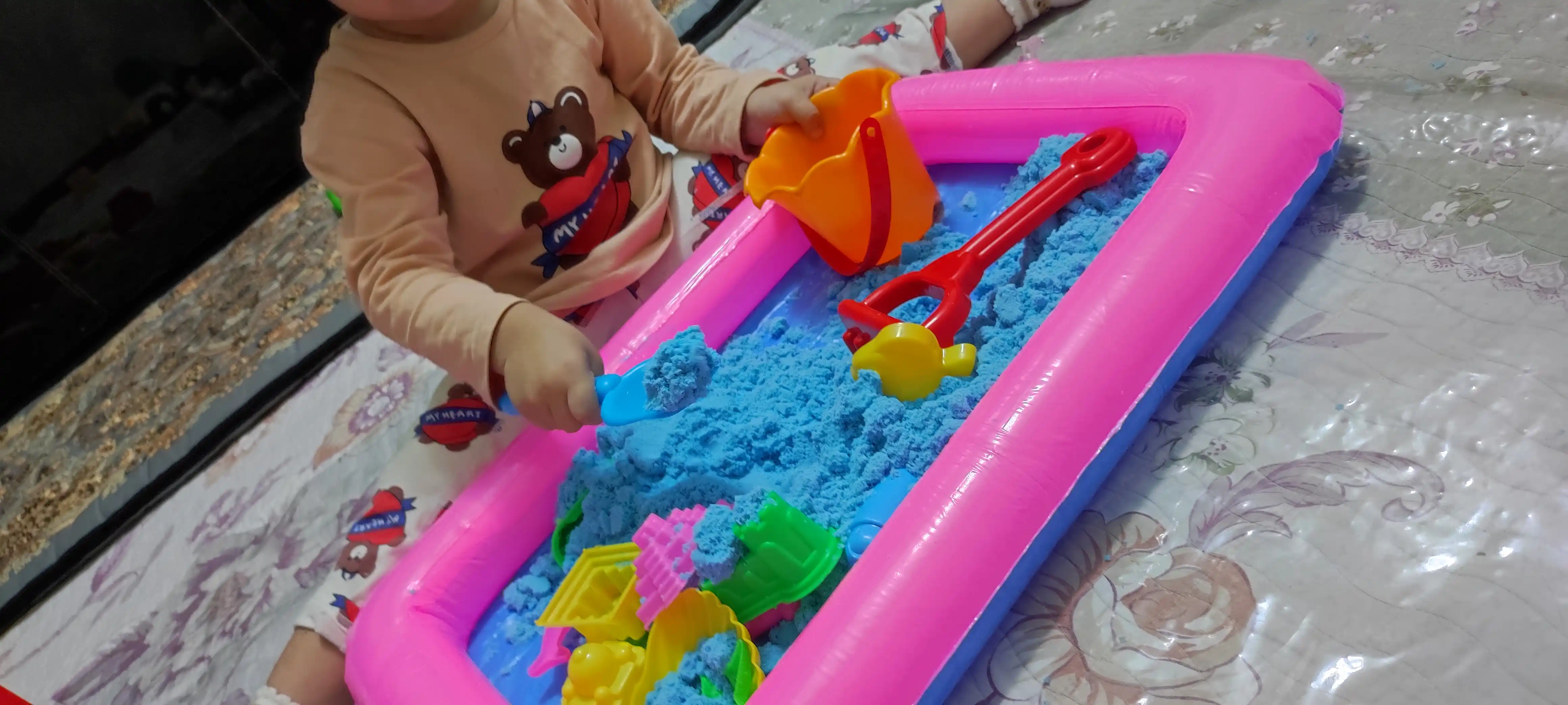 Kinetik qum 2 kg, puflanadigan qum qutisi va qoliplari bilan