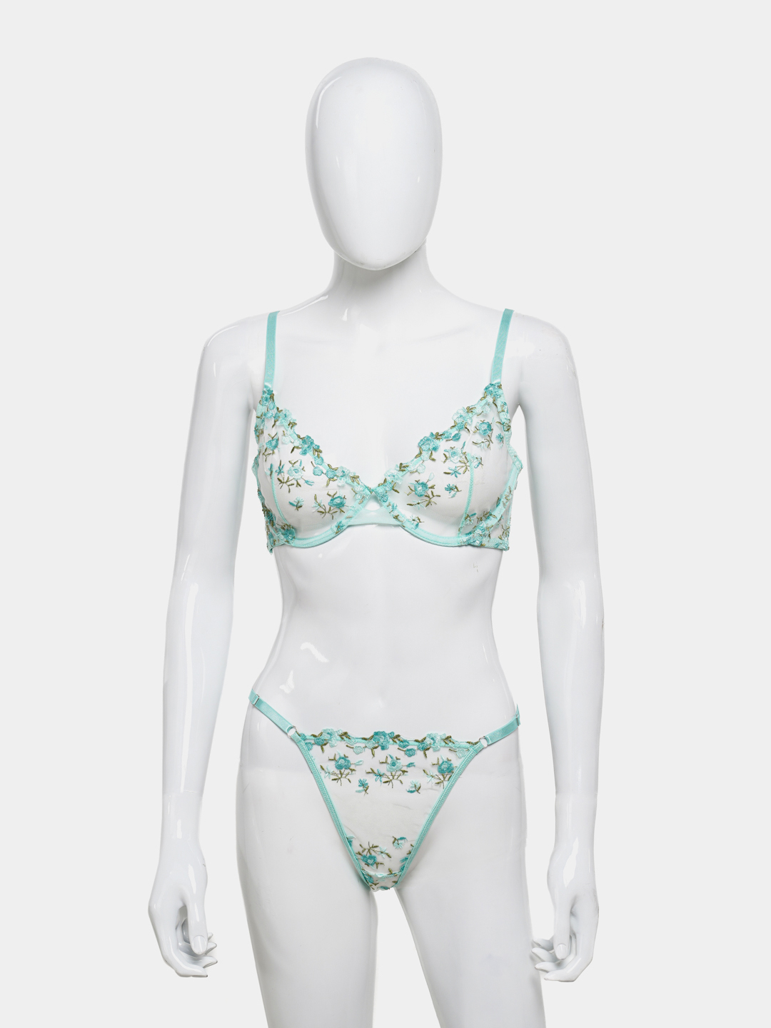 Ichkaridan sikilayotgan qin videosi Moskvadagi tojik seks yigitlari