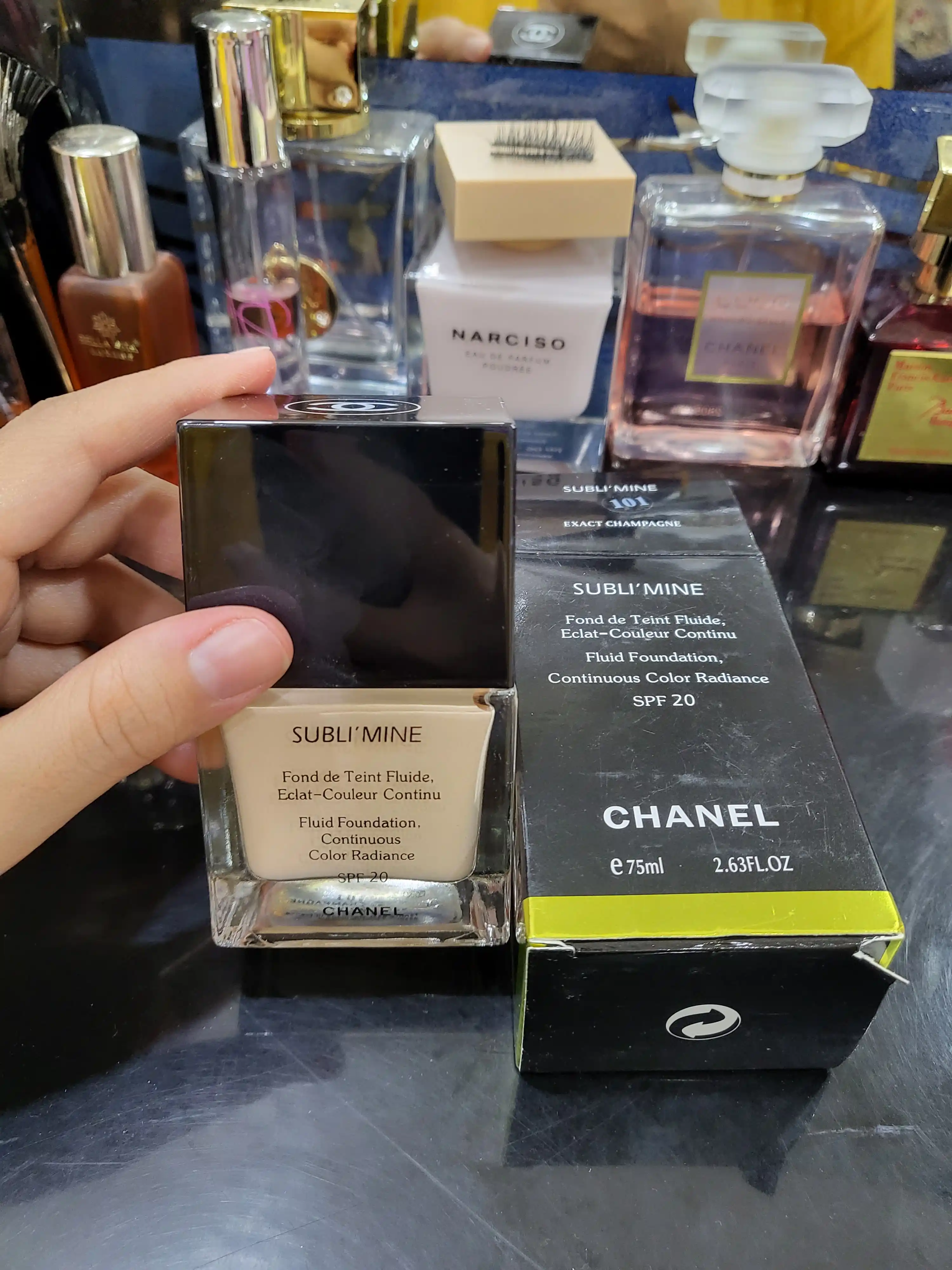 Тональный крем для лица Subli'mine SPF 20