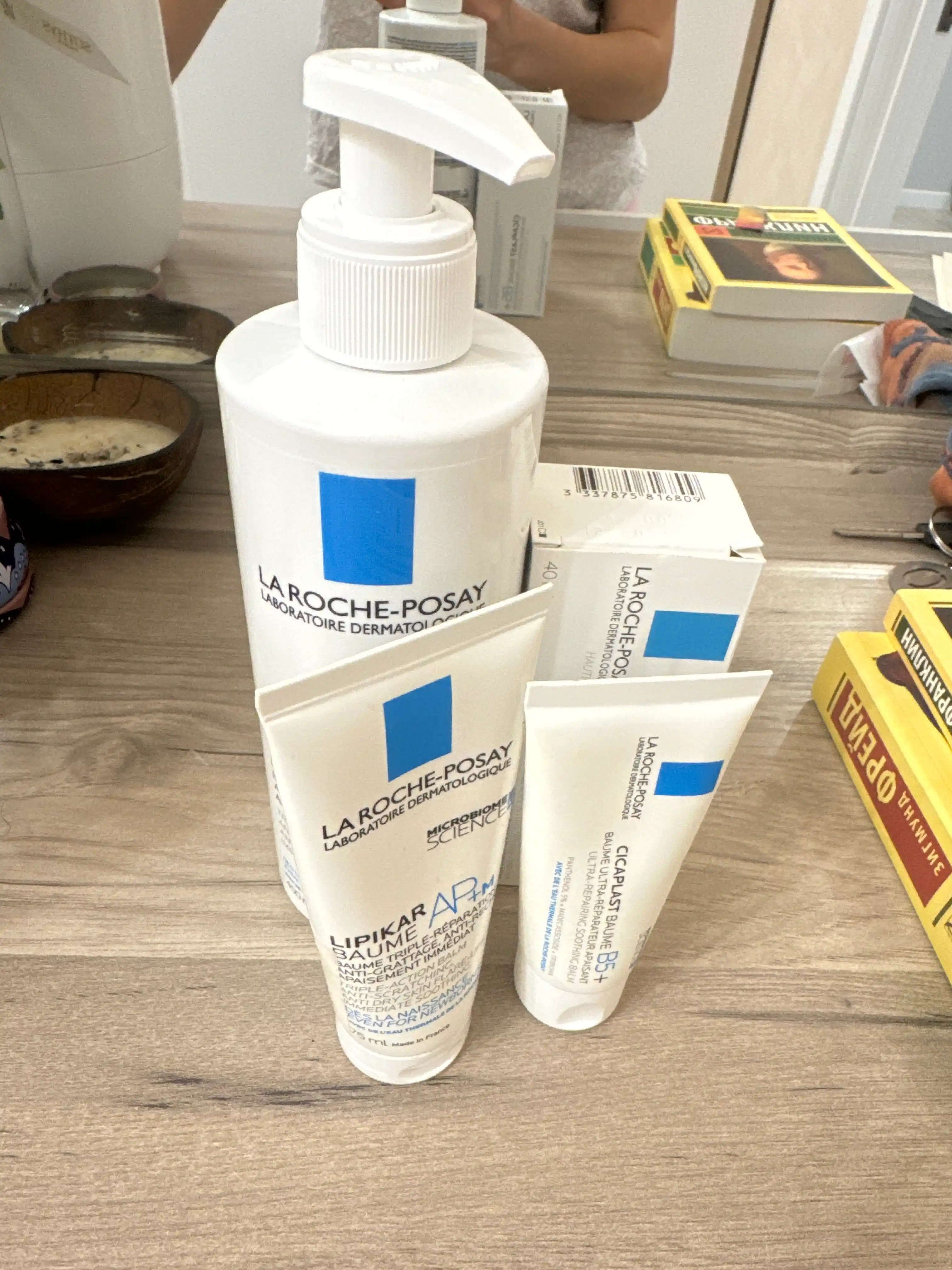 Lipitni to'ldiruvchi balzam LA ROCHE-POSAY LIPIKAR AP+M, yuz va tana uchun uch tomonlama harakat, 400 ml