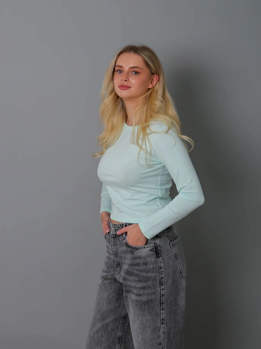 Лонгслив Slim Fit, мягкий стрейчевый трикотаж