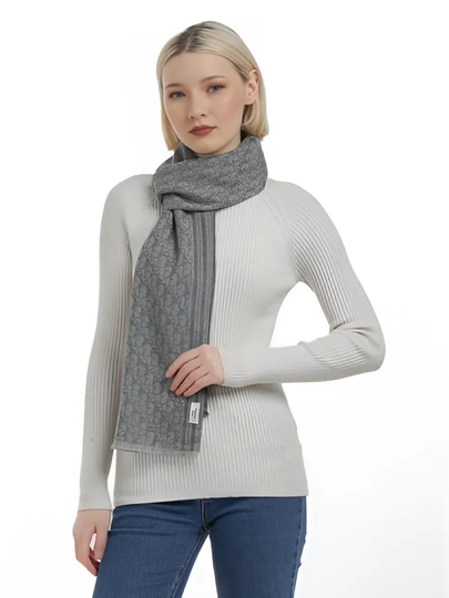 Aleksis Foks bilan porno tomosha qiling Qol kishanlari bilan anal jinsiy aloqa