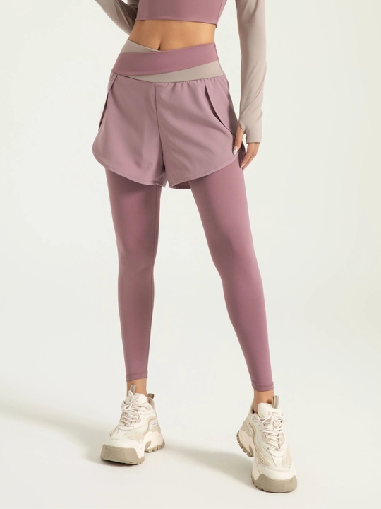 Sport losinlari shortikli Kioko. Ayollar sport kiyimi. Fitnes uchun shortikli legginslar