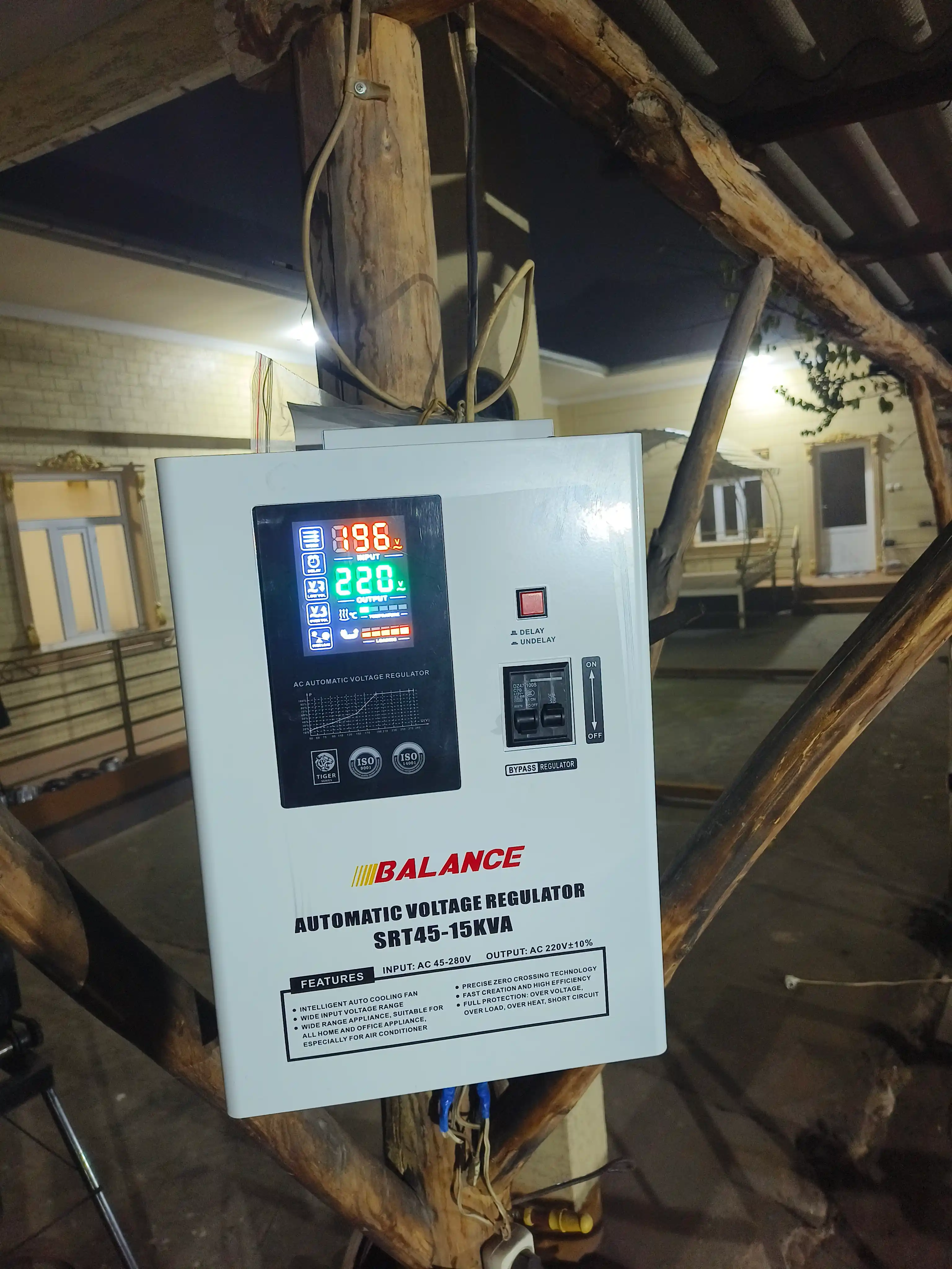 Kuchlanish stabilizatori Balance 15 kVA, releli, 45-280V