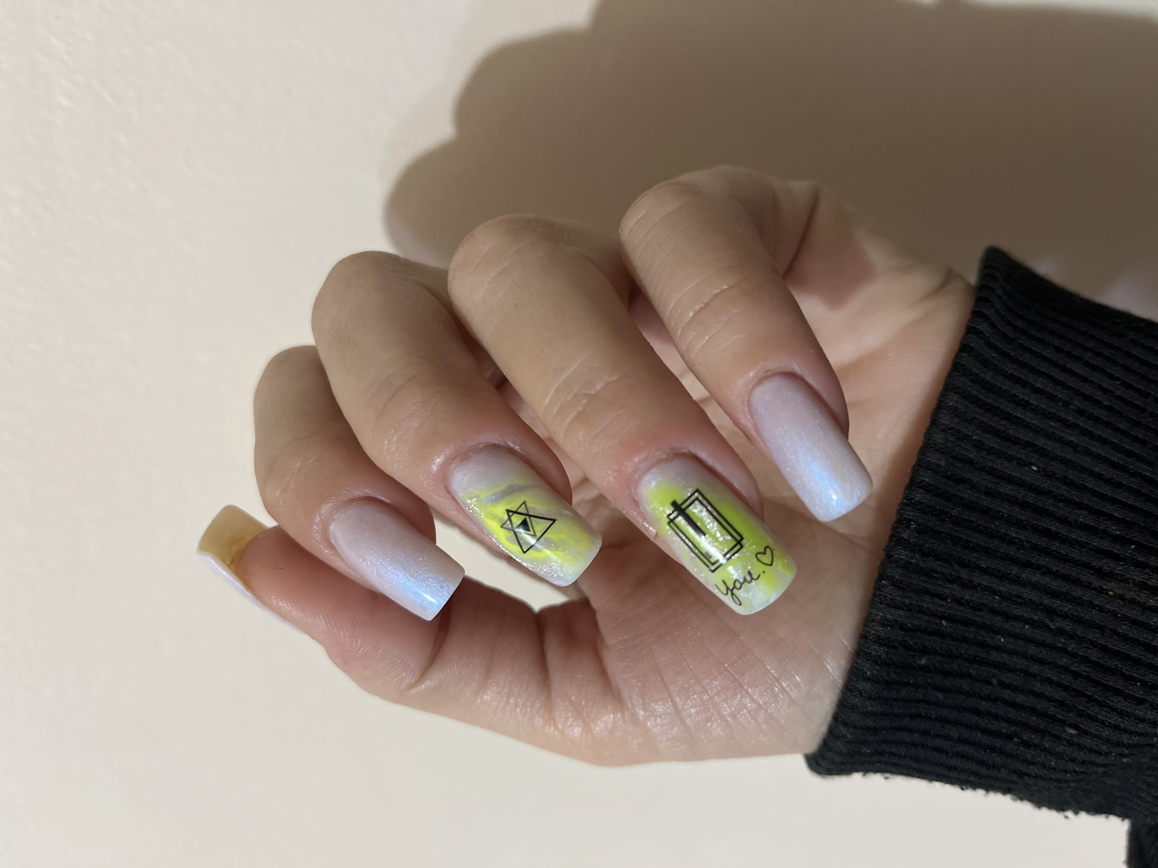 Shaffof asos Klio, tirnoqlarni mustahkamlash uchun 15 ml