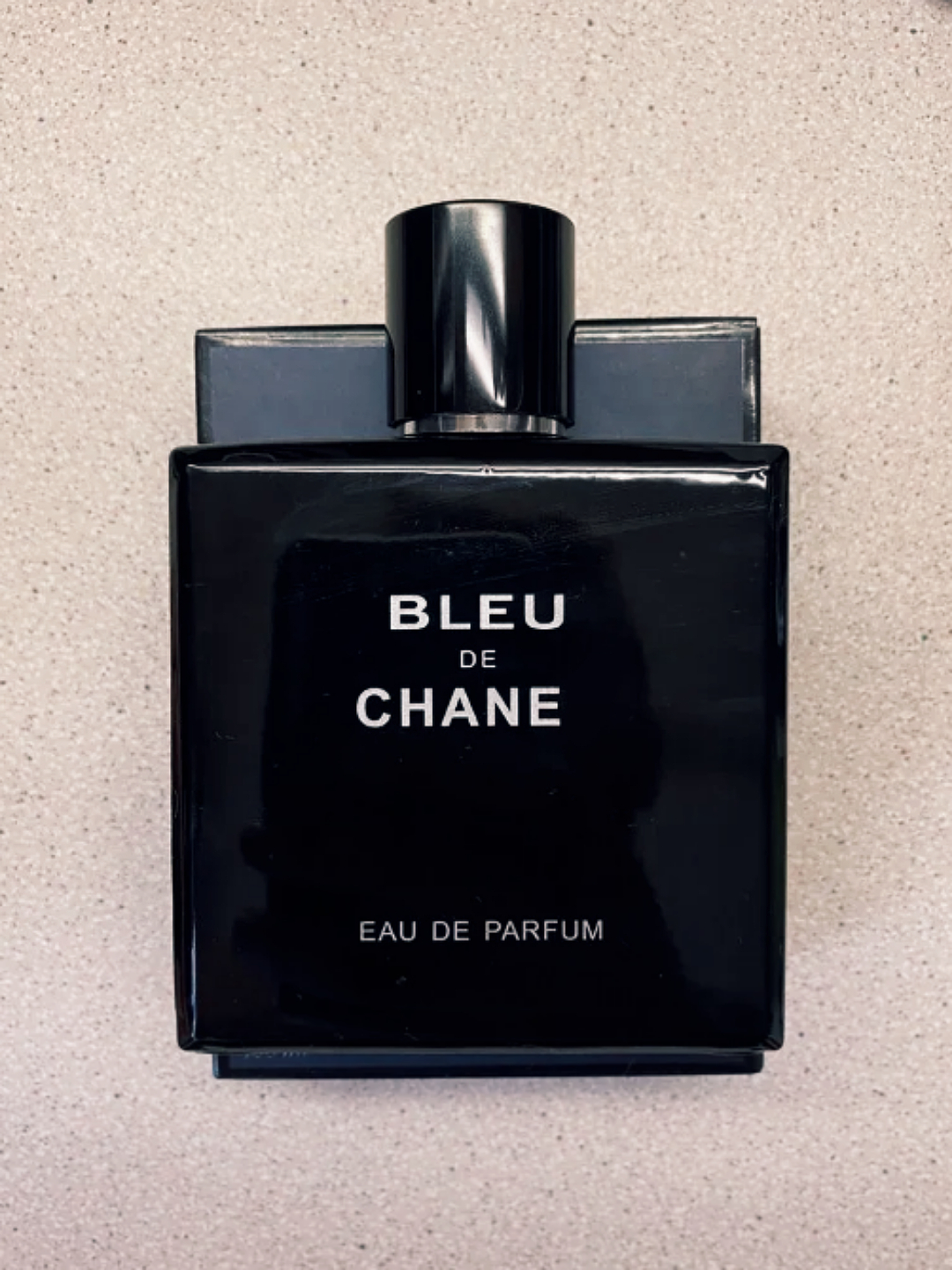 Blue de chanel мужские. Chanel bleu de chanel 50 ml. Blue chanel man. Bleu de chanel увлажняющий бальзам 2-в-1 для лица и бороды. Blue chanel man.