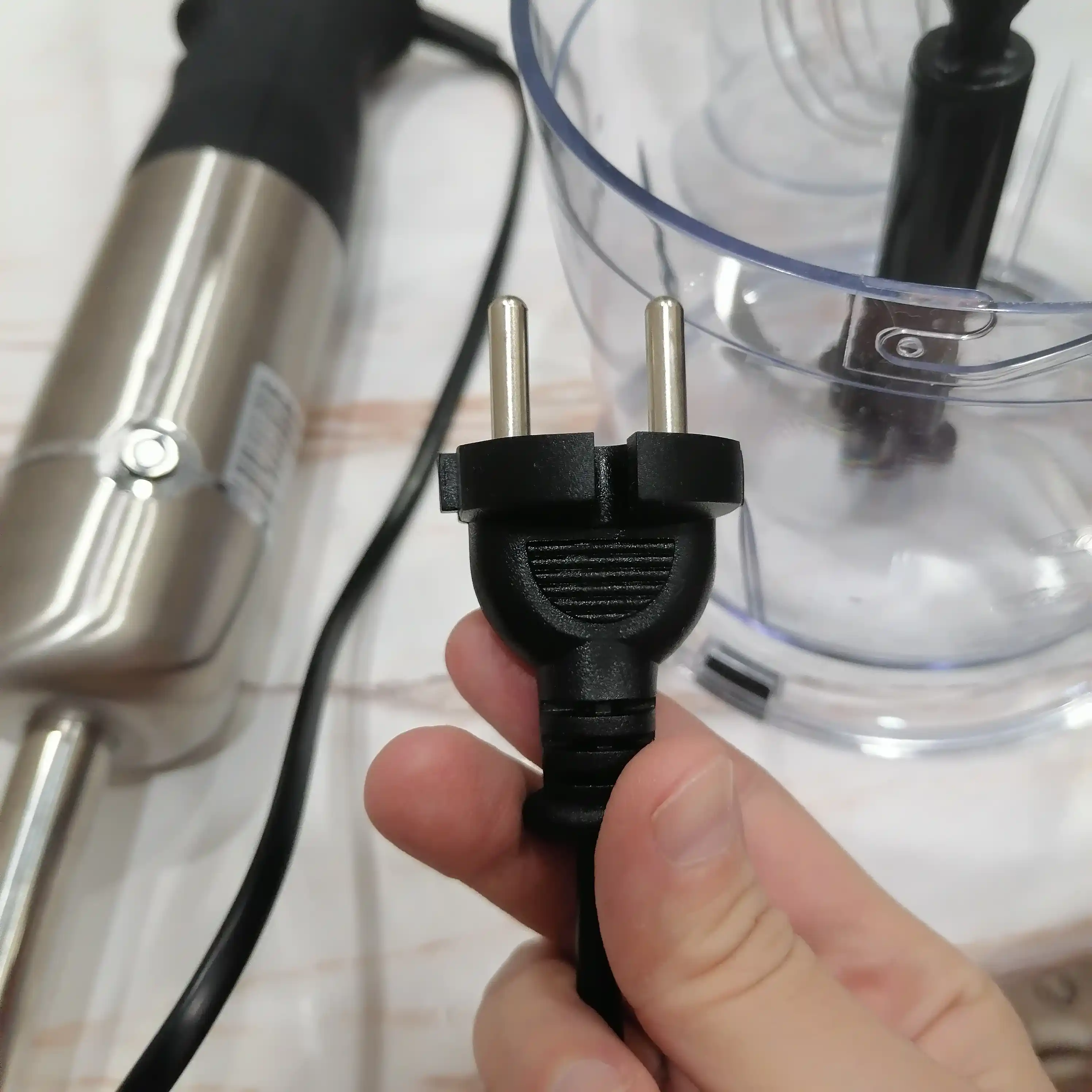 Ardesto HBK-1601BR elektr blenderi, 900 Vt, stakan 600 ml, ko‘pirtirish,maydalash, 5 rejim