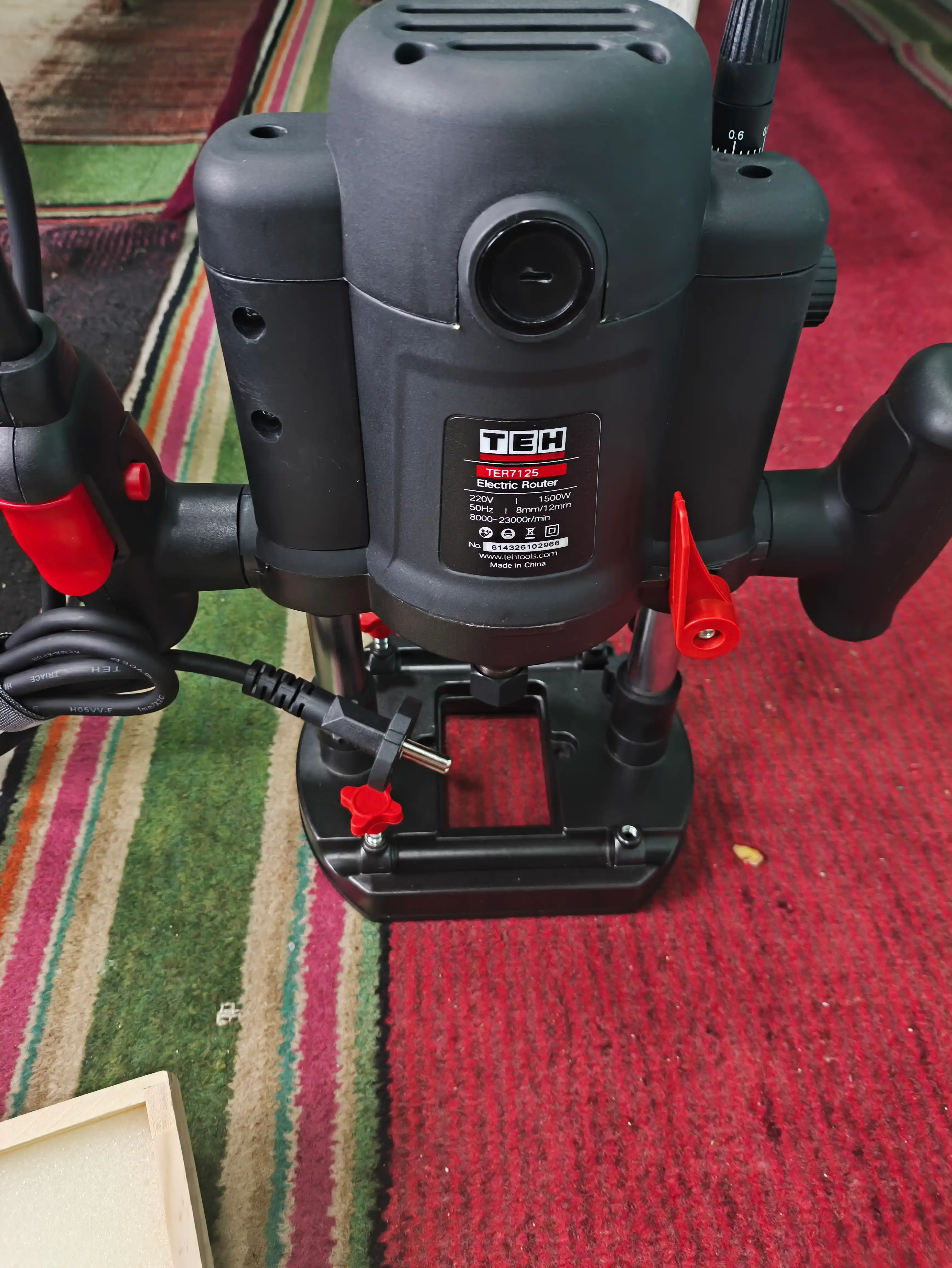 Elektr frezeri TEH TER7125 1500 Vt, patron 8/12 mm, 23000 ayl/min