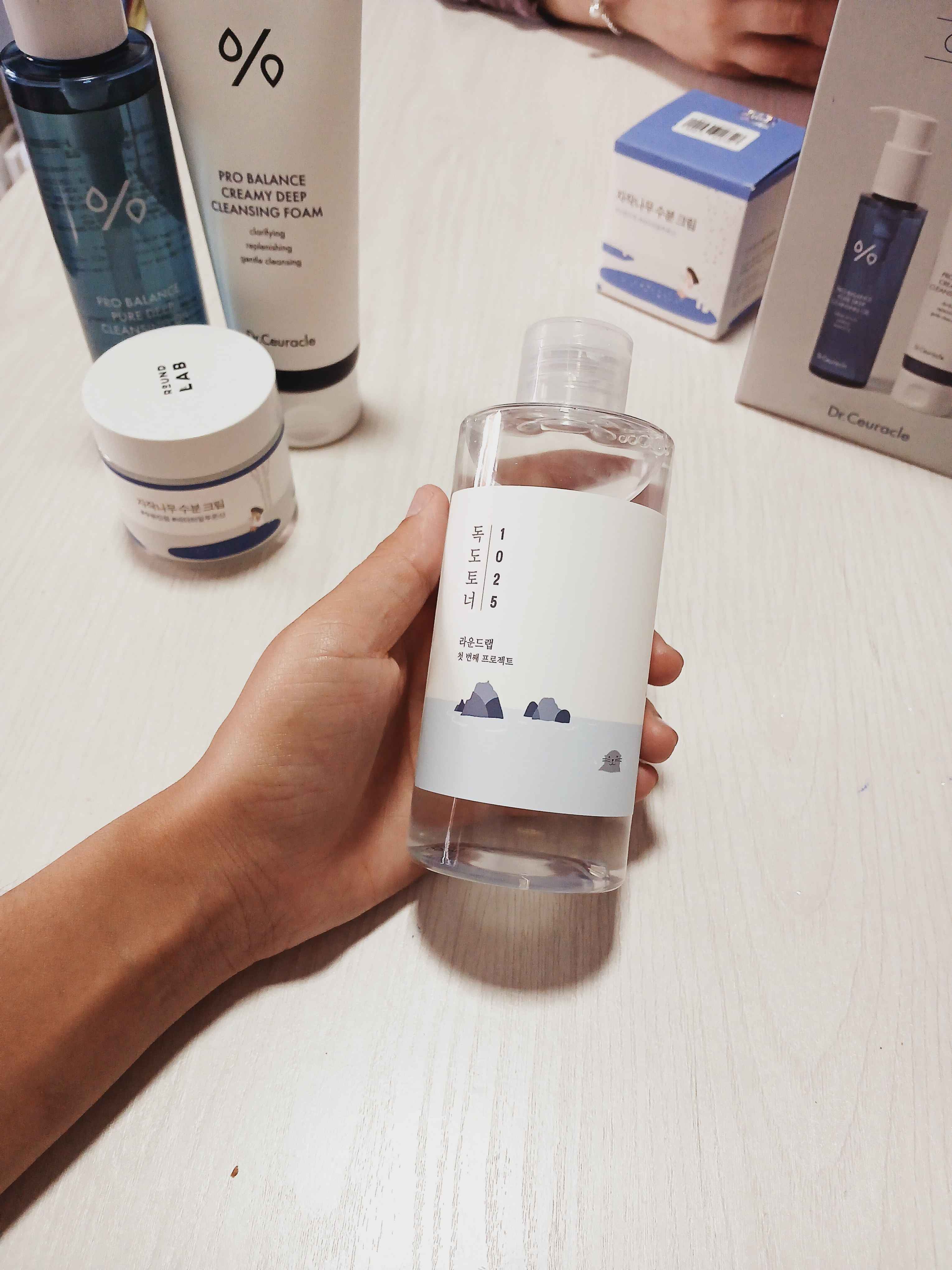 Yumshoq piling ta'siriga ega namlovchi toner Round Lab 1025 Dokdo, 200 ml