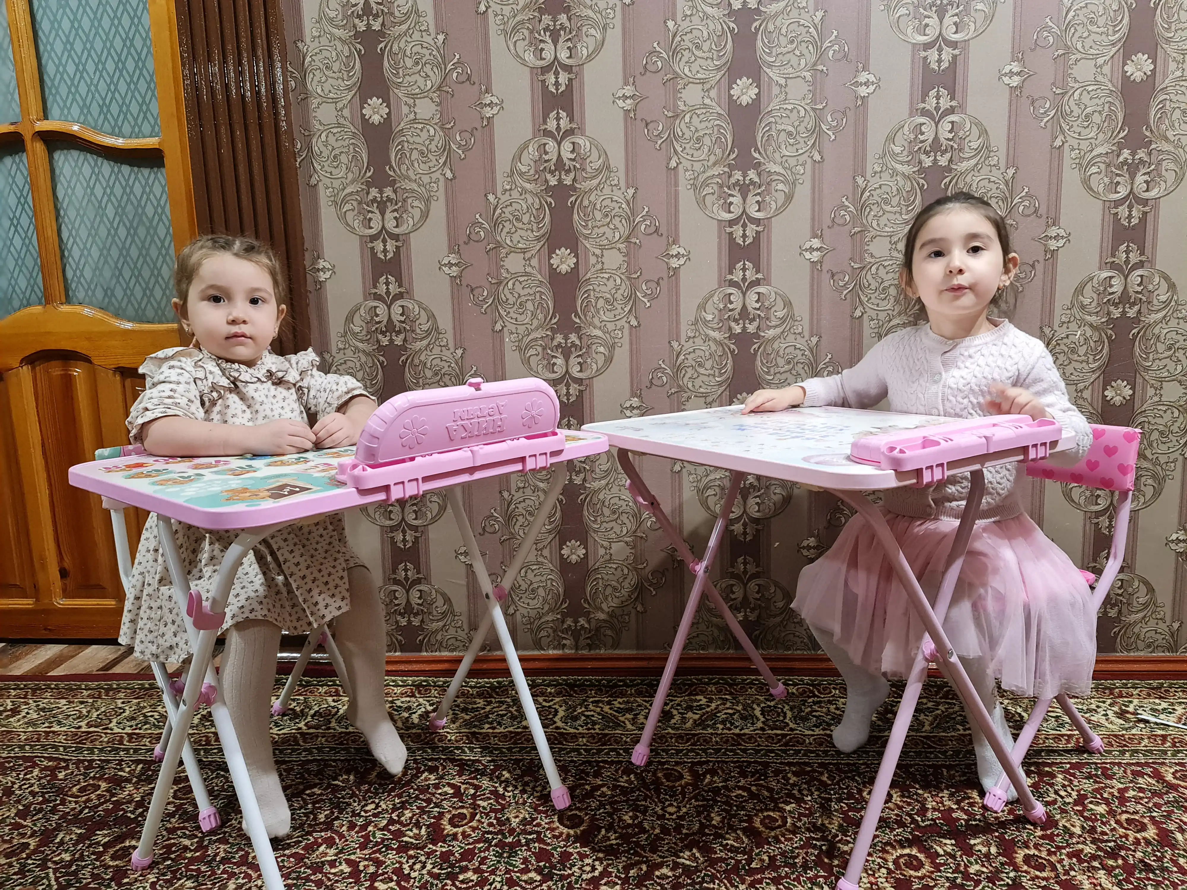 Rivojlantiruvchi toplam, yigma stol va stul Nika Kids KP2, 3-7 yoshdagi bolalar uchun