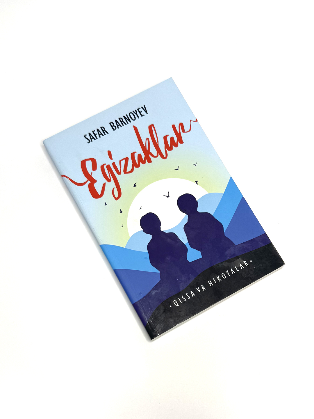 Qiz yigitni kaltaklab, uni yalashni buyurdi. Rayli Evans bir yigit bilan jinsiy aloqada bolib, uning yuzida juni his qiladi