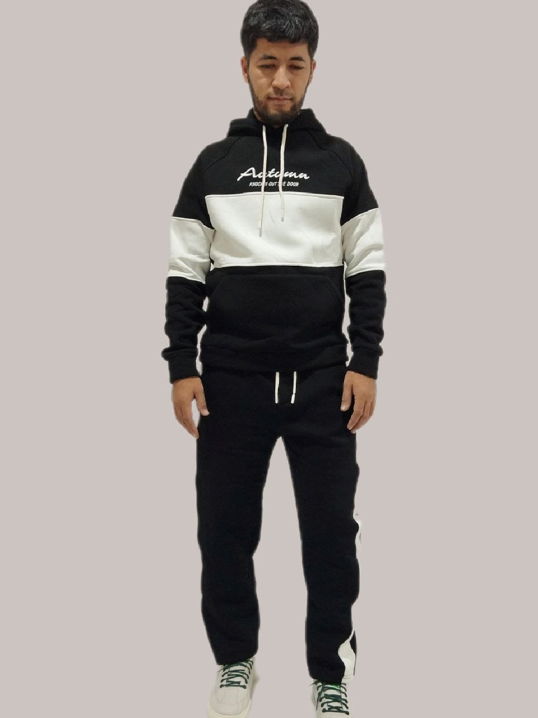 Endi ofisda yashirin kamera onanizm