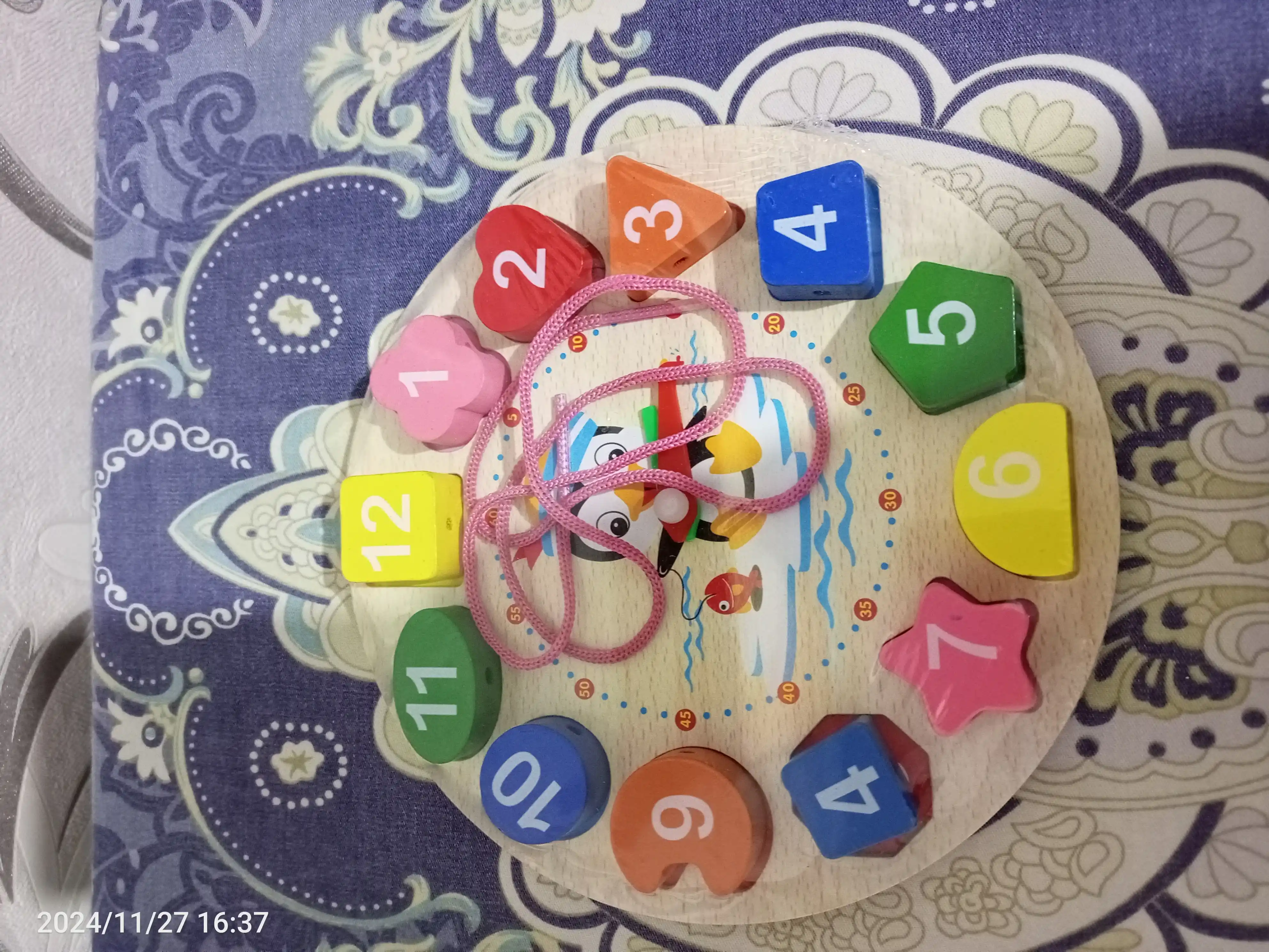 Yog'ochdan yasalgan saralovchi "Yoqimli pingvin", 3 tasi 1 da "Sorter, bog'lovchi, soat"