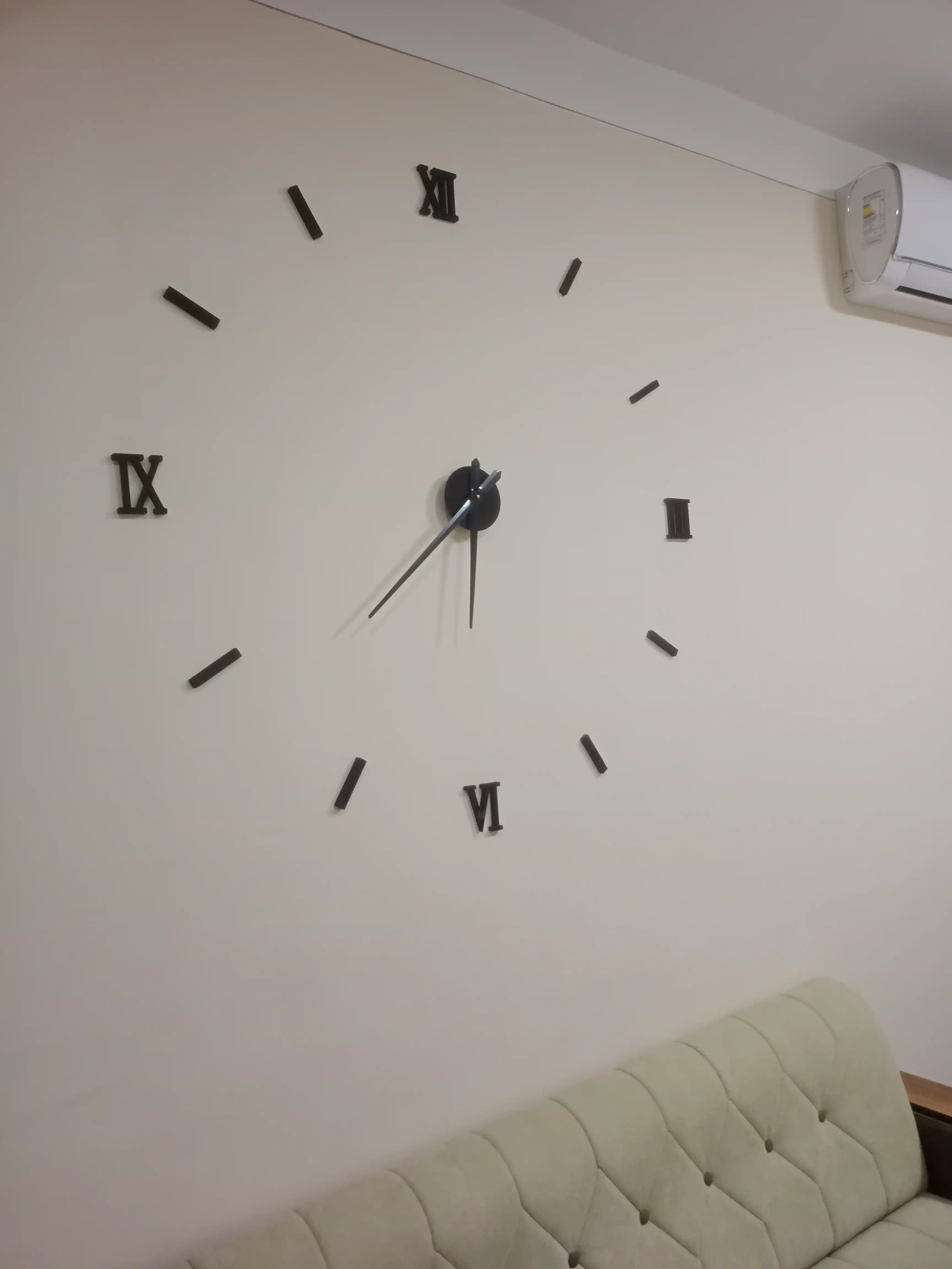 Devor soati, 3D effektli, rim raqamlari