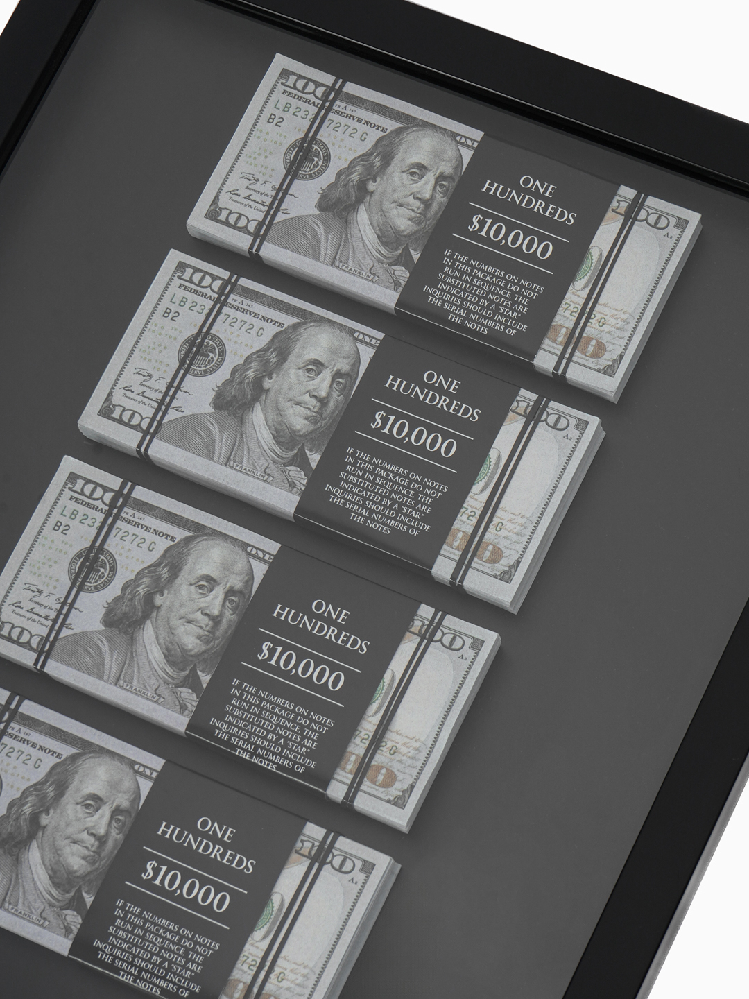 U kelguncha uni sikishdi. Trannies gazab bilan orgazm uchun oz qollari off silkitib