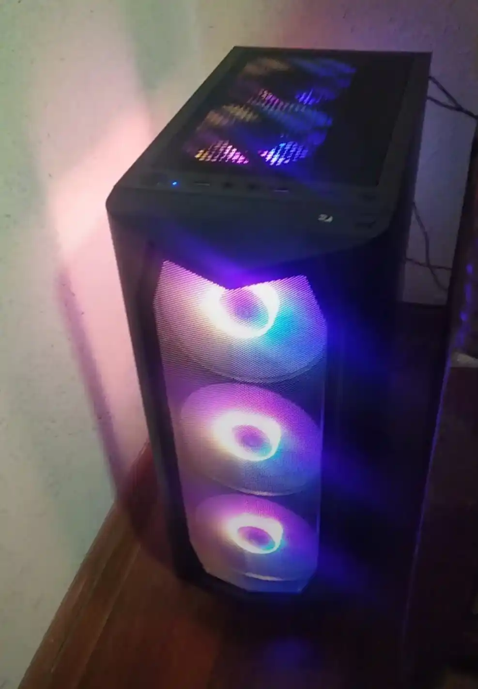 Компьютерный корпус Zalman N4 N4REV.1, 6 кулеров в комплекте, стекло, RGB подсветка