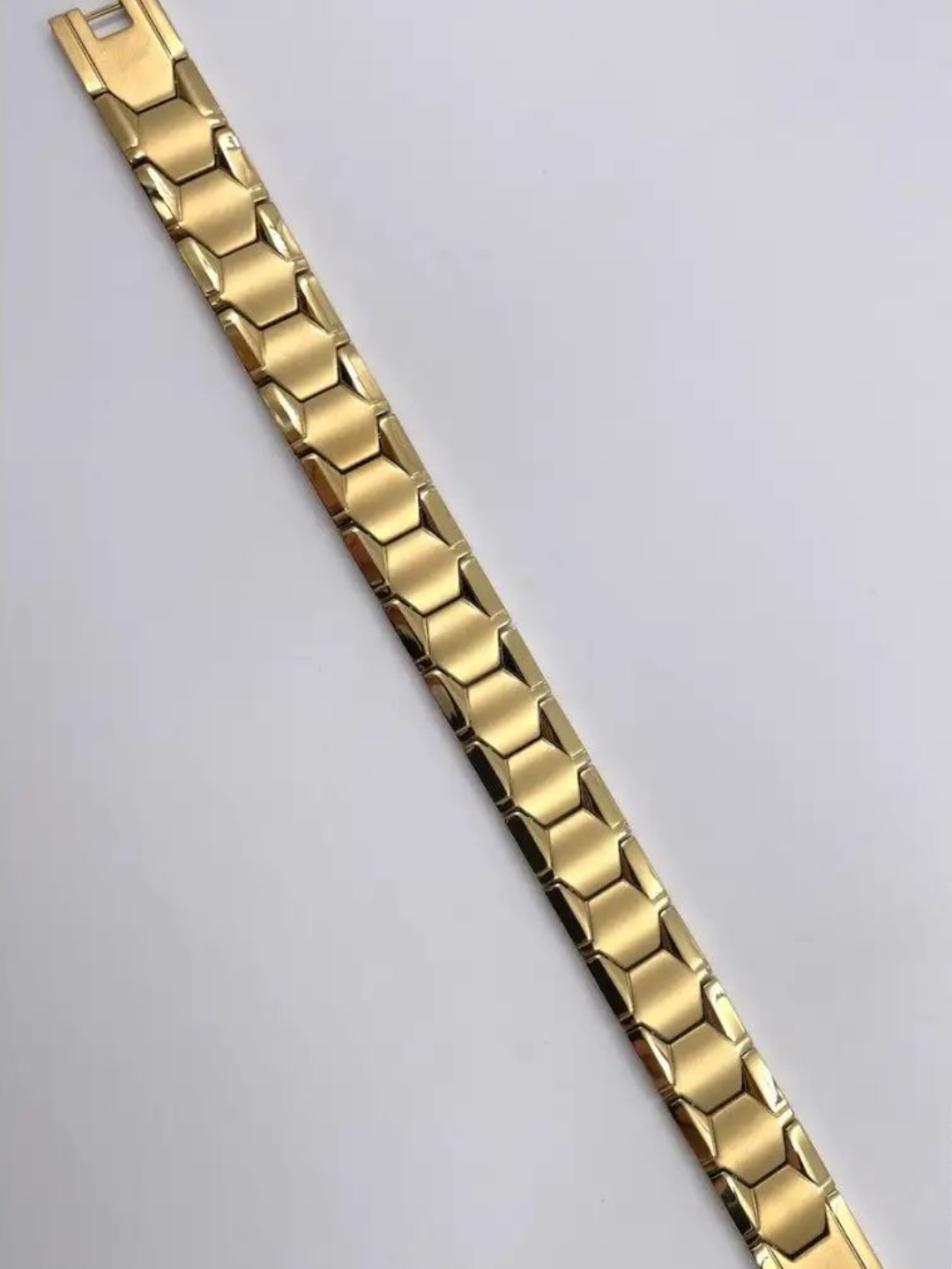 Bismark erkaklar uchun oltin naqshli bilaguzuk - accordionplus.ru saytida Bismark erkaklar uchun oltin naqshli bilaguzuk - accordionplus.ru saytida