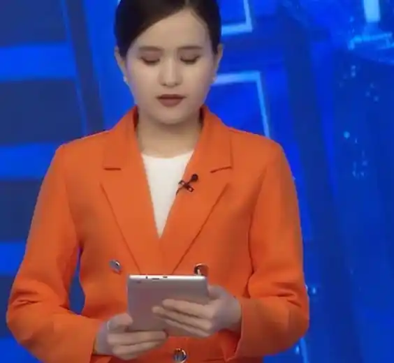 Ayollar pidjagi, klassik, tugmali uzaytirilgan jaket