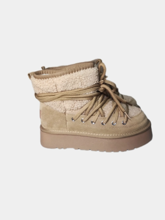 Dantelli zamonaviy ugg botinkalari