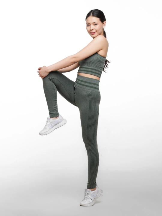 Ayollar uchun fitnes kostyumi, leggingslari va top, 2 tasi 1 da, o'lchmi standar S-M-L-XL