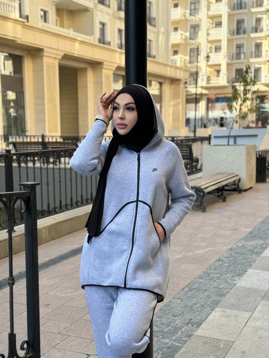 Qish va bahor uchun mos keladigan, qalin va issiq, sochli ikkilik ayollar kostyumi