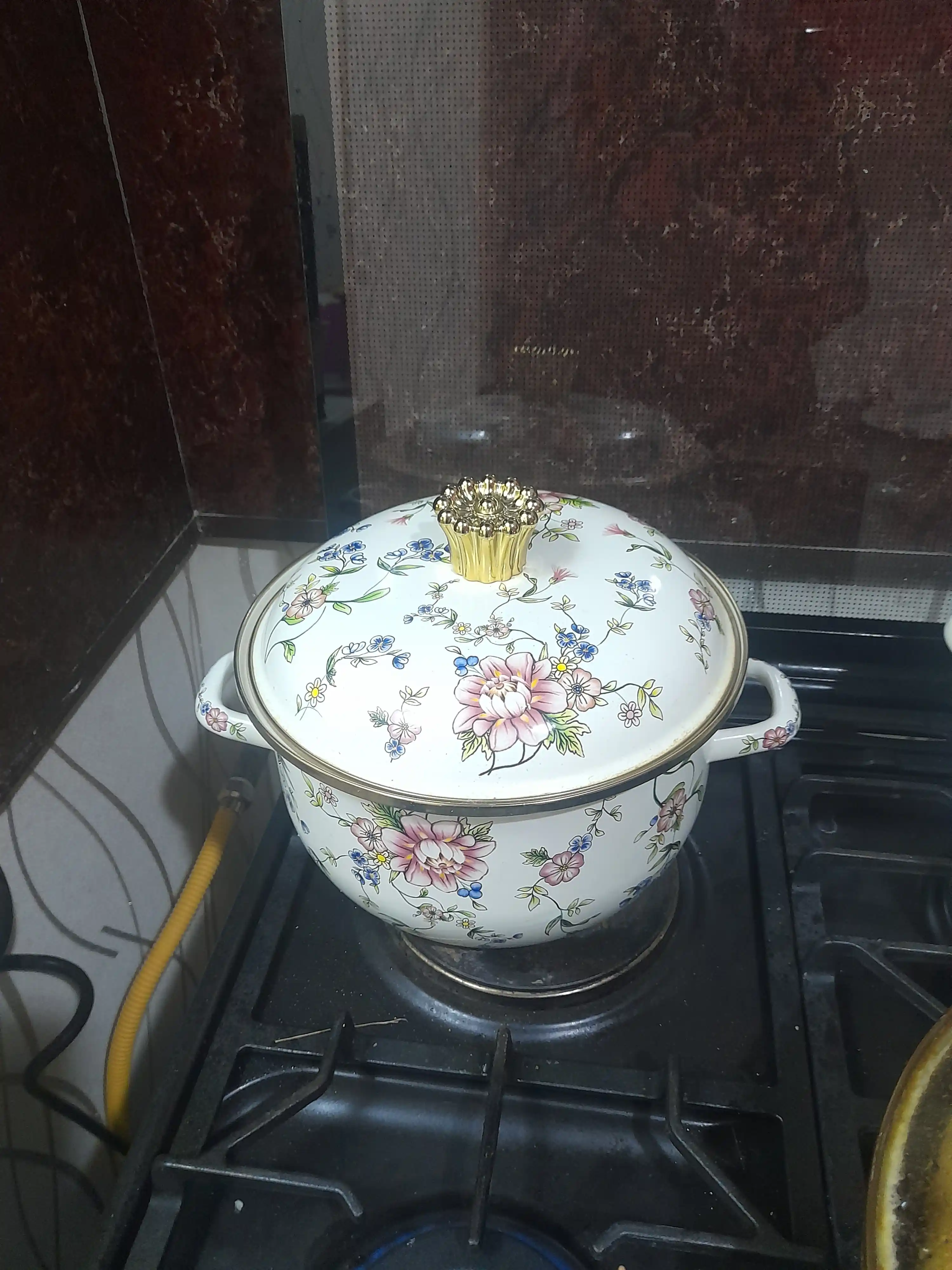 Emal qilingan kastrullar