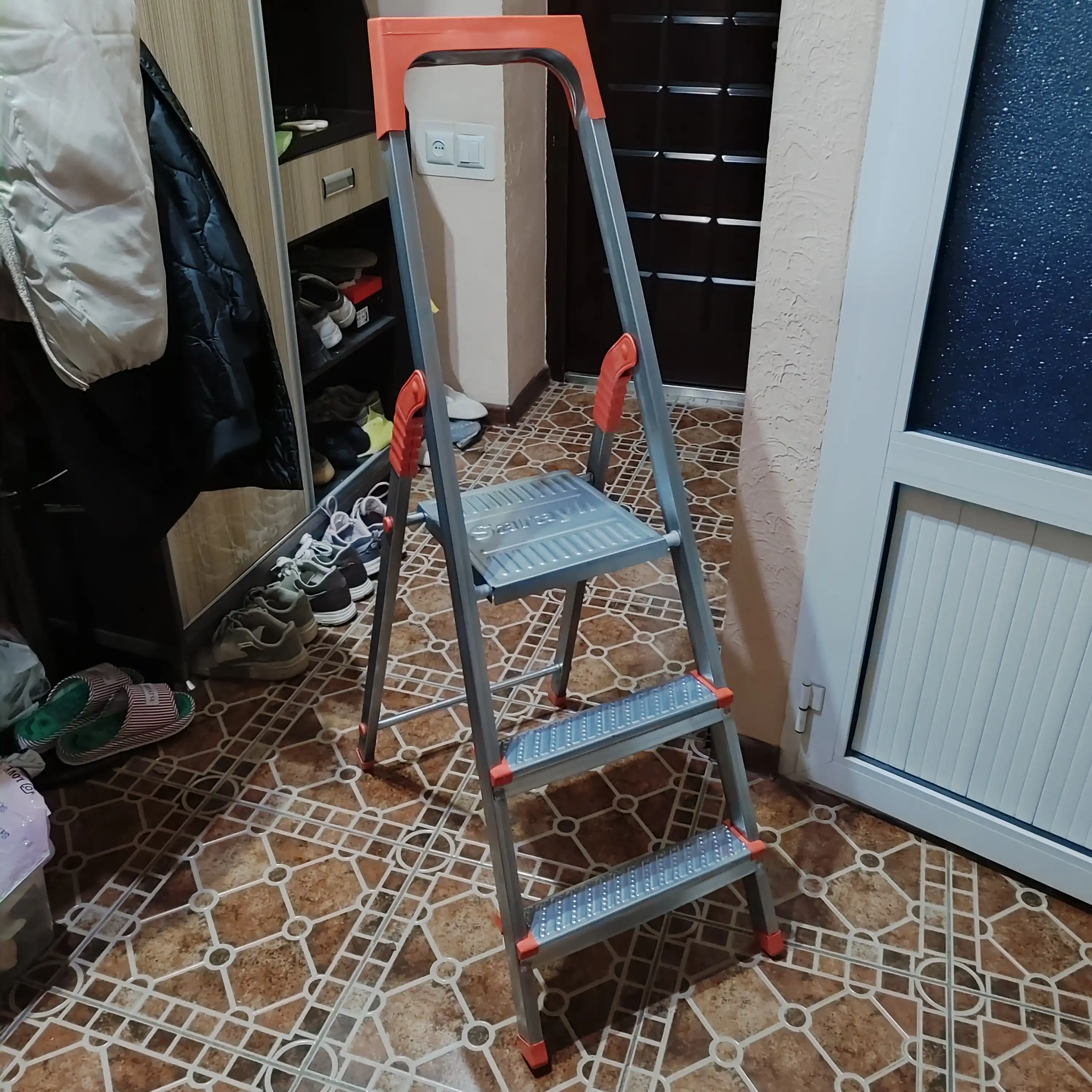 Metalli narvonlar Sarayli Europa 2+1