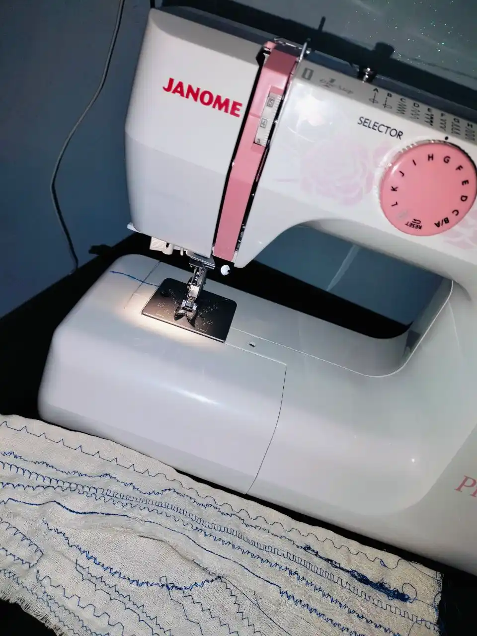 Швейная машина Janome Pink 25