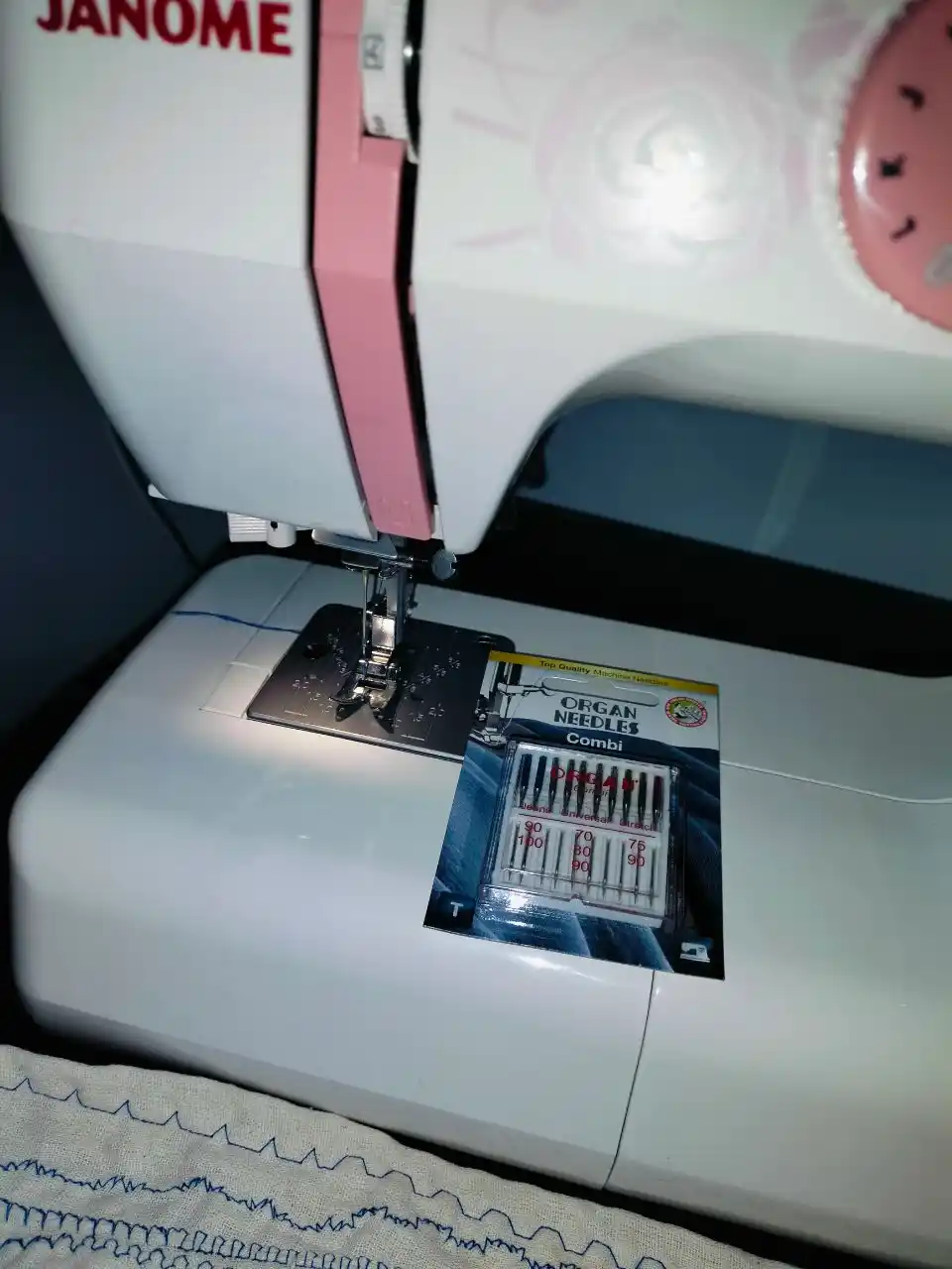 Швейная машина Janome Pink 25