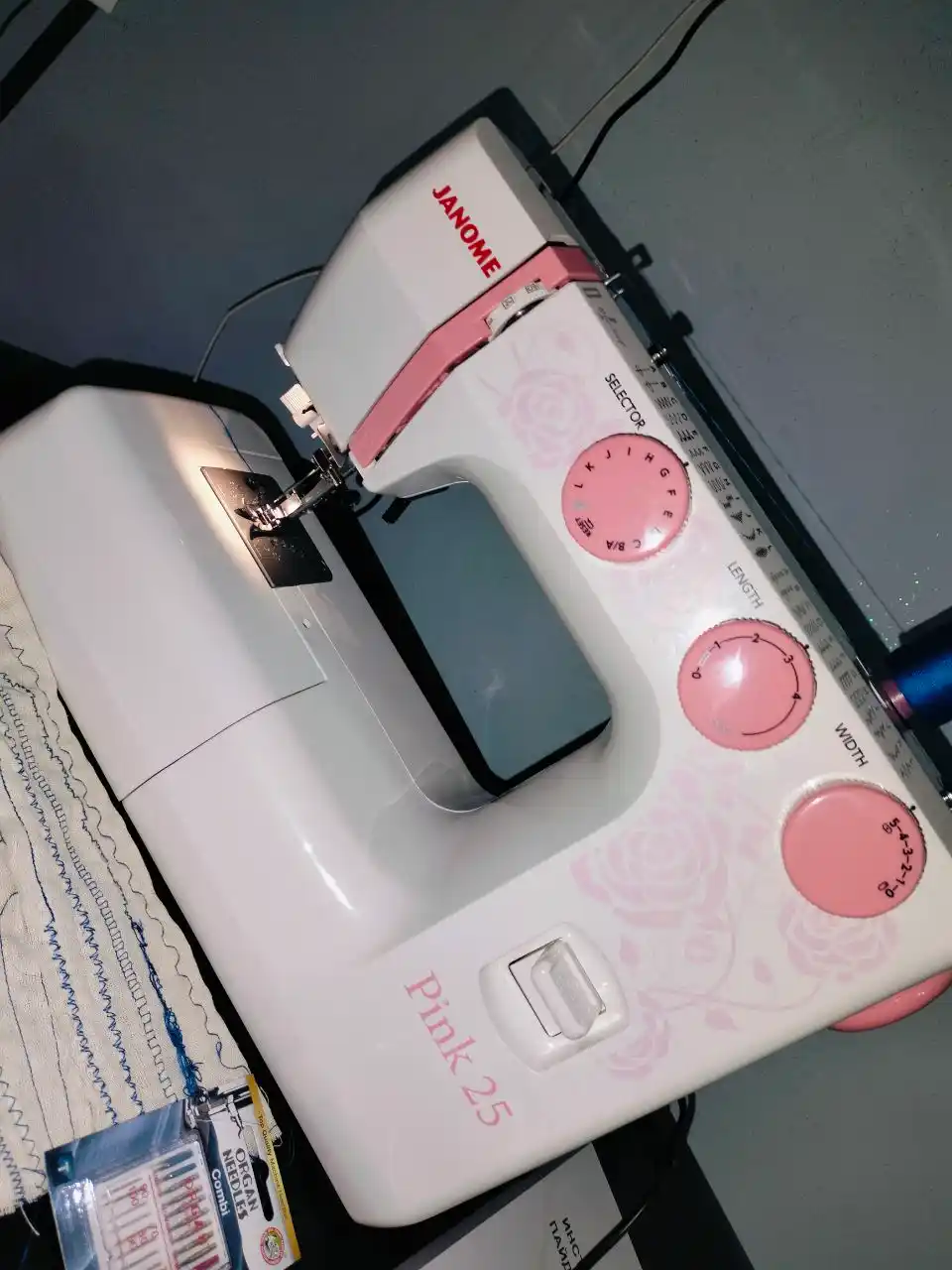 Швейная машина Janome Pink 25