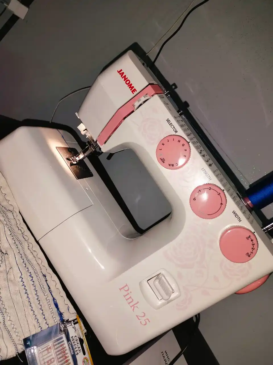 Швейная машина Janome Pink 25