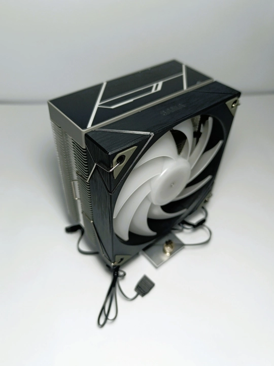 Кулер L4p120 black/white