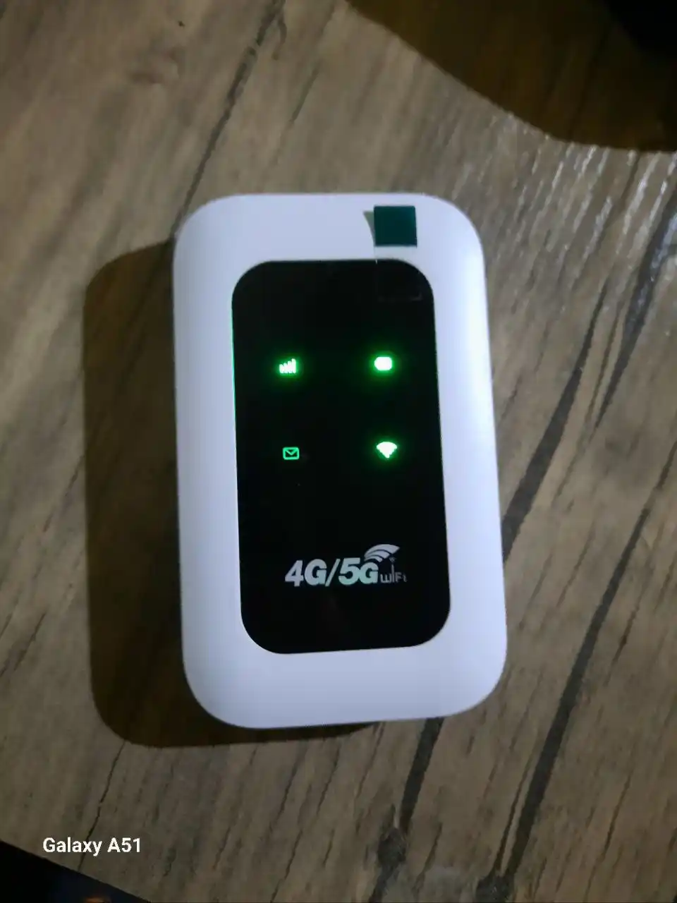 Wi-Fi роутер, cho‘ntak modem, portativ, 4G, 5G, SIM-karta bilan, sayohatlar uchun