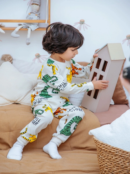 Bolalar uchun Yangi yilga pijama, o'g'il va qiz bolalar uchun, kofta va shim to'plami NEO