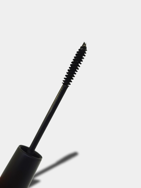 Объемная тушь для ресниц- MAC Mineralize Plush lash Black Mascara, 11 мл