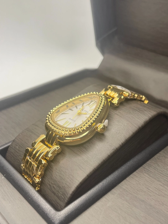 Женские наручные часы BVLGARI на любой стиль, в подарочной упаковке