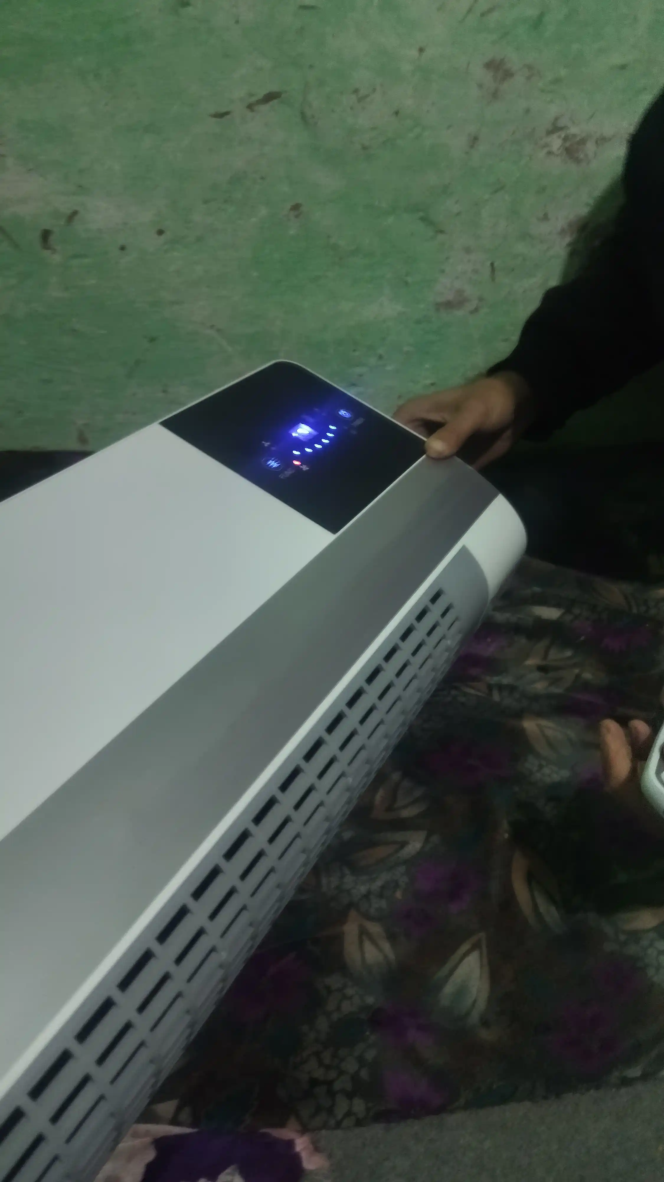 Devorga o'rnatiladigan elektr isitgich 1800 Vt — masofadan pult va taymerli