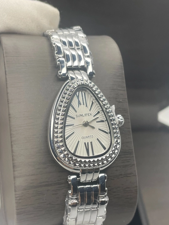 Женские наручные часы BVLGARI на любой стиль, в подарочной упаковке