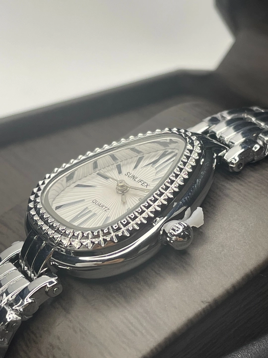 Женские наручные часы BVLGARI на любой стиль, в подарочной упаковке
