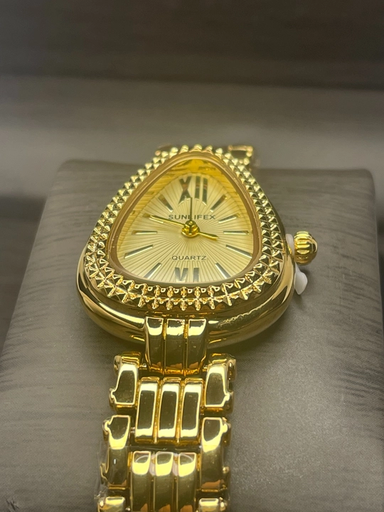 Женские наручные часы BVLGARI на любой стиль, в подарочной упаковке