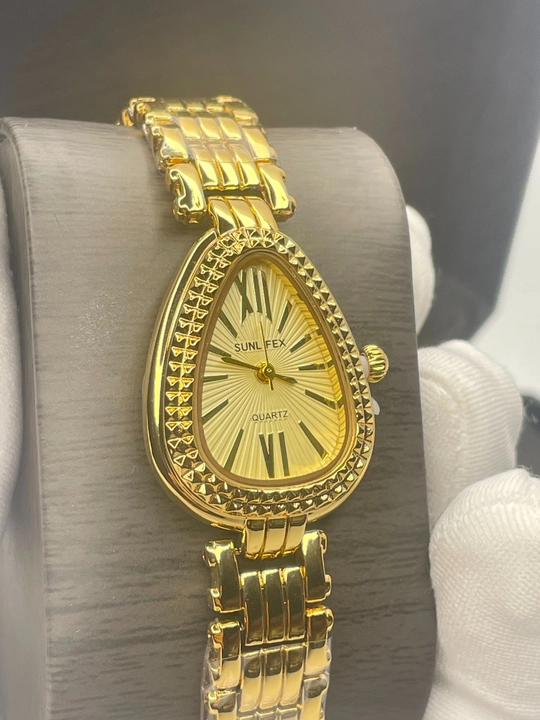 Женские наручные часы BVLGARI на любой стиль, в подарочной упаковке