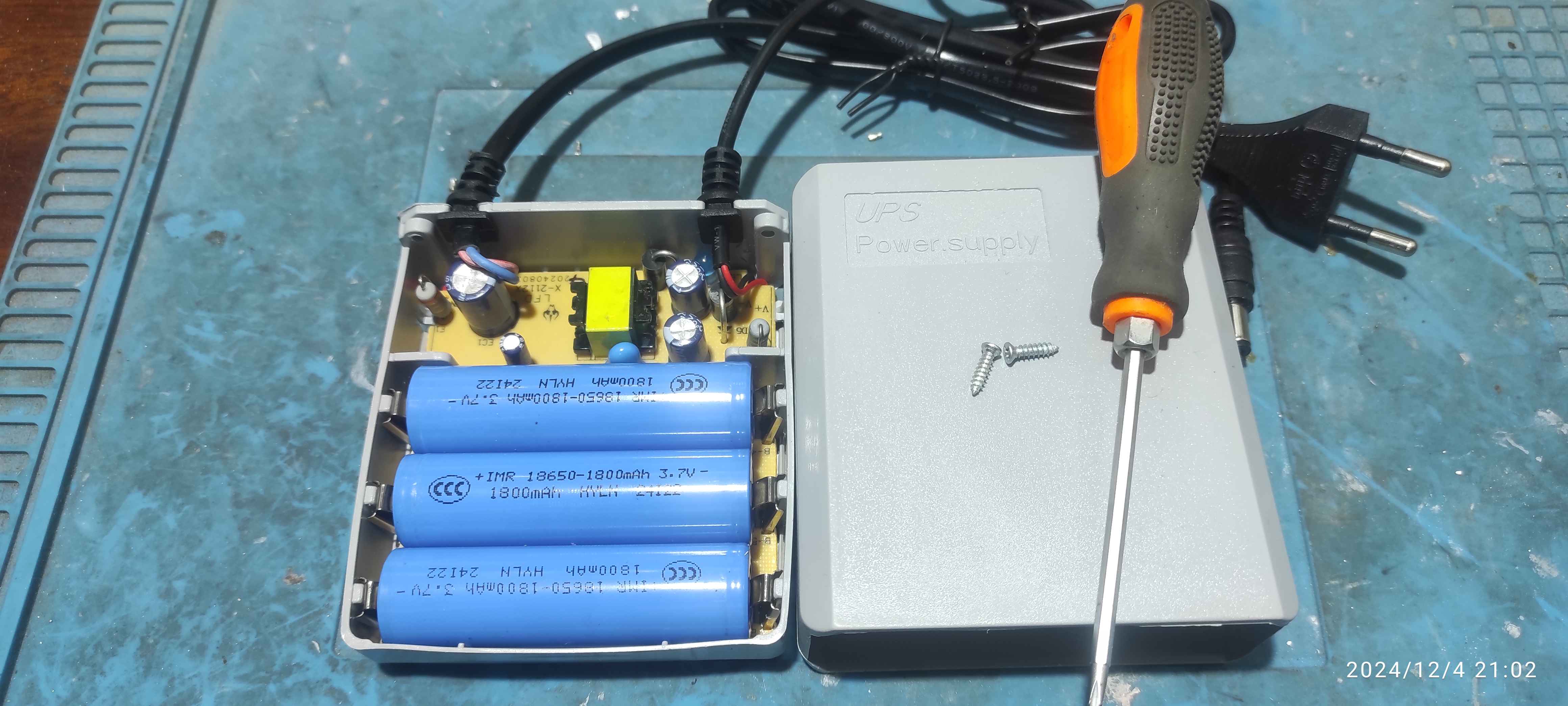 Mini UPS один выход 12 Вт, 1.5A ИБП для роутеров и камеры