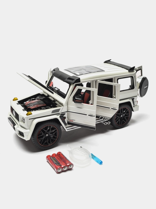 Металлический игрушечный автомобиль Mercedes Benz BRABUS G800 1:18, со звуком, светом и дымом